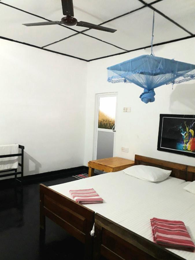 Sun Shine Guest House Negombo Buitenkant foto